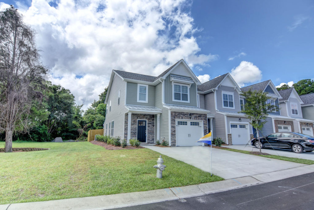 1035 Summer Woods Dr - New Home For Sale