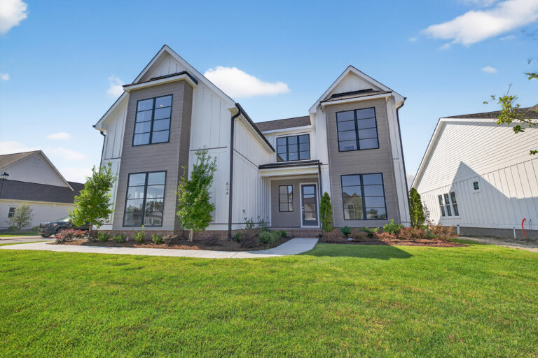 624 Waterstone Dr - New Home For Sale